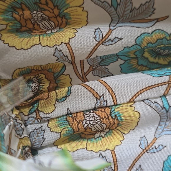 NWT Aratta Forever Lilies Shorts. Medium. High Rise - Picture 8 of 10